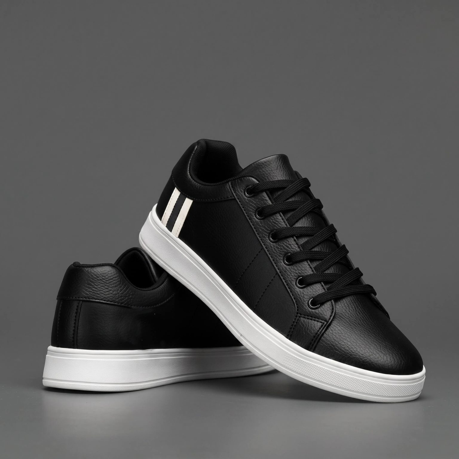 Men's Black Casual Sneakers